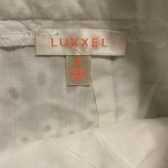 Luxxel Two Piece Eyelet Ruffle Lace Crop Top/High Waist Shorts NWT Size Medium - Picture 5 of 8